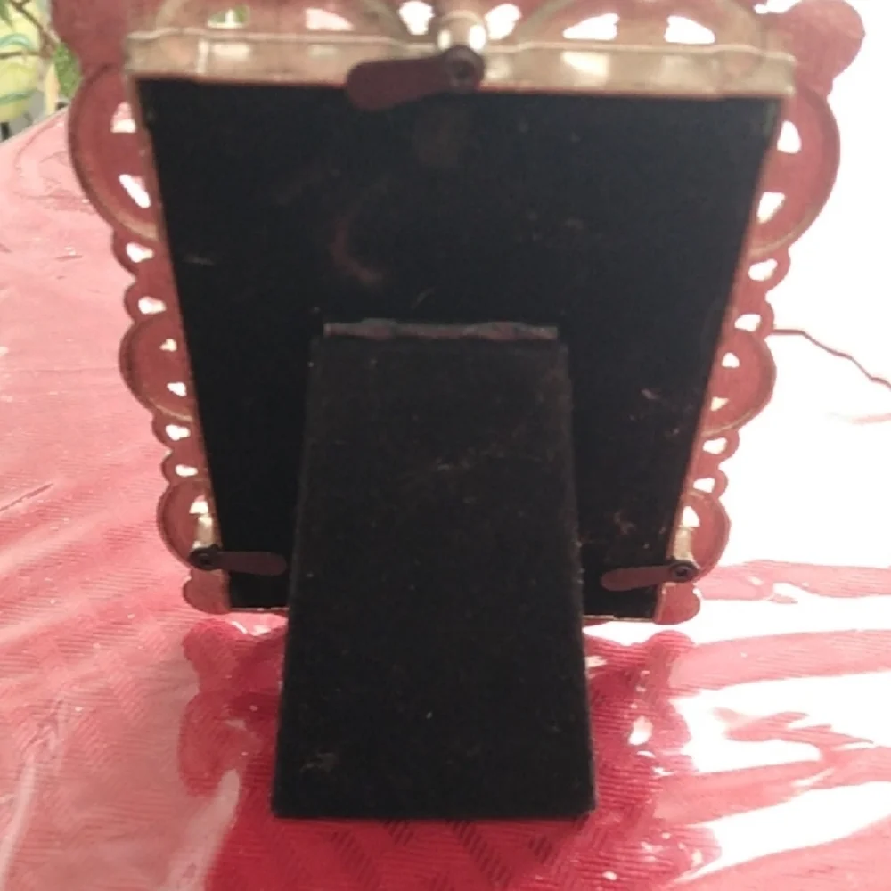 Elegant Silver Ornate Photo Frame
